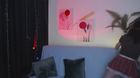 Snapshot of miuri_miy chatting on February 2025 04:11:02 PM Yuka online show from February 2025 04:11:02 PM