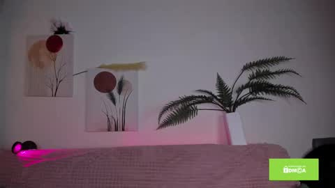 Snapshot of miuri_miy chatting on February 2025 07:36:01 PM Yuka online show from February 2025 07:36:01 PM