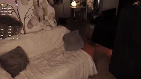 Snapshot of miuri_miy chatting on October 2025 04:40:02 PM Yuka online show from October 2025 04:40:02 PM