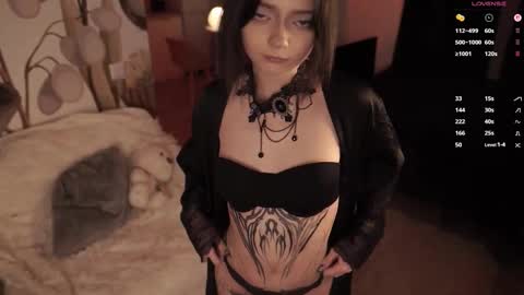 Snapshot of miuri_miy chatting on October 2025 06:28:02 PM Yuka online show from October 2025 06:28:02 PM