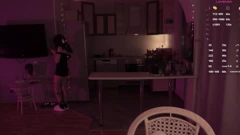 Snapshot of miuri_miy chatting on November 2025 06:43:01 PM Yuka online show from November 2025 06:43:01 PM