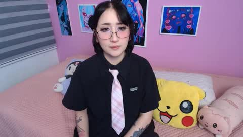 Snapshot of miwaviolet chatting on December 2025 09:31:02 PM Miwa Violet online show from December 2025 09:31:02 PM