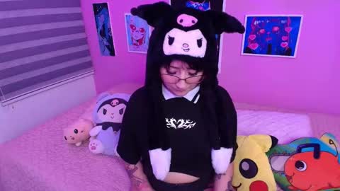 Snapshot of miwaviolet chatting on December 2025 02:06:02 AM Miwa Violet online show from December 2025 02:06:02 AM