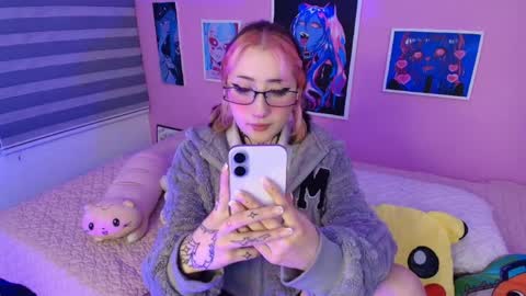 Snapshot of miwaviolet chatting on March 2026 02:00:02 AM Miwa Violet online show from March 2026 02:00:02 AM