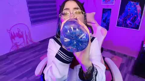 Snapshot of miwaviolet chatting on June 2026 02:23:02 AM Miwa Violet online show from June 2026 02:23:02 AM