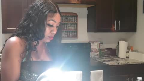 Precious online show from September 2025 07:25:01 PM