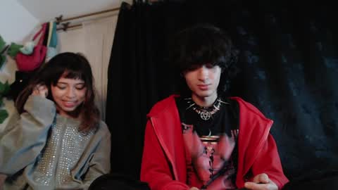 Snapshot of mixipeach chatting on April 2026 06:10:02 AM Naomi and Nekorii online show from April 2026 06:10:02 AM