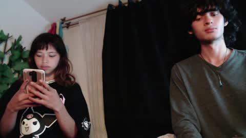 Snapshot of mixipeach chatting on April 2026 03:29:01 AM Naomi and Nekorii online show from April 2026 03:29:01 AM