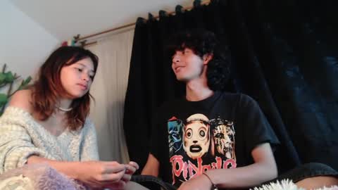 Snapshot of mixipeach chatting on April 2026 03:00:02 AM Naomi and Nekorii online show from April 2026 03:00:02 AM