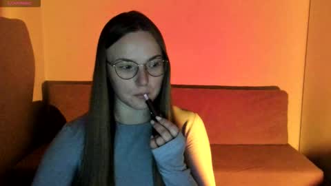 Miya online show from November 2025 05:01:02 PM