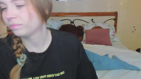 Snapshot of miya_soft chatting on April 2026 01:22:01 AM Miya online show from April 2026 01:22:01 AM