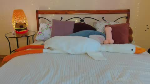 Snapshot of miya_soft chatting on April 2026 01:29:01 AM Miya online show from April 2026 01:29:01 AM