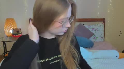 Snapshot of miya_soft chatting on May 2026 01:44:01 AM Miya online show from May 2026 01:44:01 AM