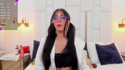 Miyu online show from October 2025 04:41:01 PM