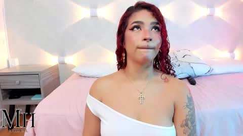 mizzhell_ online show from September 2025 12:54:01 PM