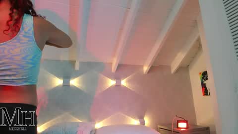 mizzhell_ online show from November 2025 12:26:01 PM