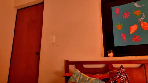 MoonLipson online show from September 2025 05:29:01 AM