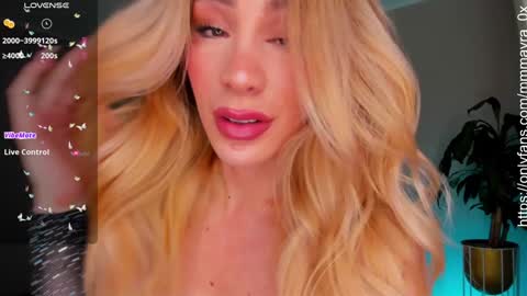 Snapshot of mmmayra_0x chatting on January 2025 12:03:01 AM MAYRA online show from January 2025 12:03:01 AM
