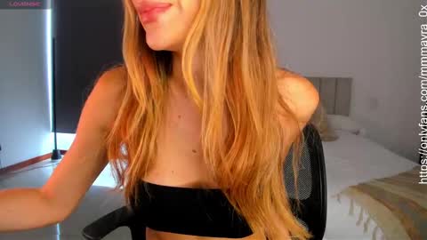 Snapshot of mmmayra_0x chatting on October 2025 08:18:02 PM MAYRA online show from October 2025 08:18:02 PM