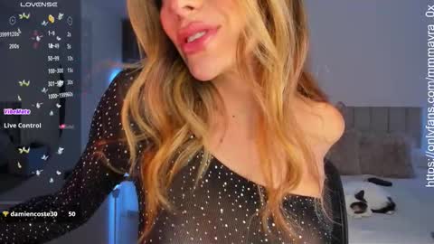 Snapshot of mmmayra_0x chatting on November 2025 11:05:02 PM MAYRA online show from November 2025 11:05:02 PM