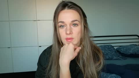 mmminnie online show from December 2025 01:49:02 PM