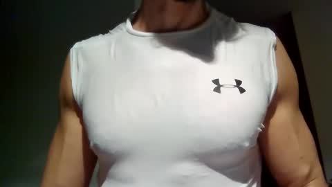 Snapshot of mmuscularman chatting on December 2024 07:14:01 AM mmuscularman online show from December 2024 07:14:01 AM