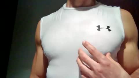 Snapshot of mmuscularman chatting on January 2025 08:40:01 AM mmuscularman online show from January 2025 08:40:01 AM