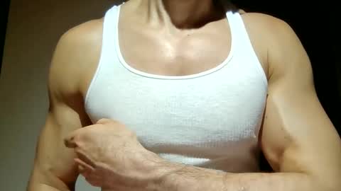 Snapshot of mmuscularman chatting on February 2026 07:20:01 AM mmuscularman online show from February 2026 07:20:01 AM