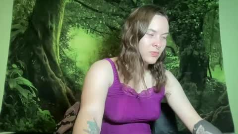 Snapshot of mo0n_goddess chatting on July 2026 06:47:02 AM Misty online show from July 2026 06:47:02 AM