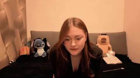 Snapshot of moanista chatting on April 2026 09:13:01 PM Alyaska online show from April 2026 09:13:01 PM