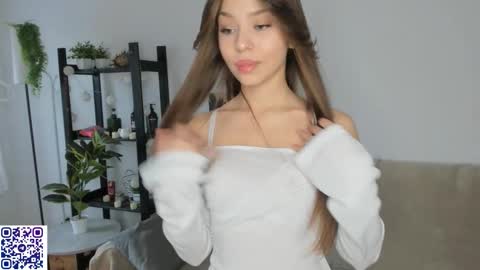 Snapshot of moanshade chatting on October 2025 01:09:01 PM CandyStacy online show from October 2025 01:09:01 PM