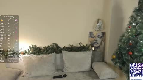 Snapshot of moanshade chatting on December 2025 02:25:01 PM CandyStacy online show from December 2025 02:25:01 PM