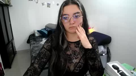 Sam online show from September 2025 01:00:02 PM