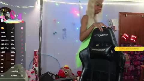 Snapshot of mocha_ chatting on February 2025 02:40:02 AM MOCHA JAMES THE NPC online show from February 2025 02:40:02 AM