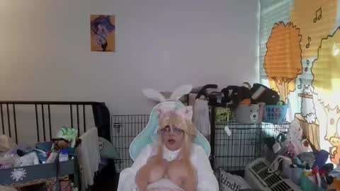 Snapshot of mochi_rainbow chatting on April 2026 09:56:01 PM The Mochi Rainbow Variety Show online show from April 2026 09:56:01 PM