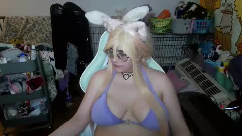 Snapshot of mochi_rainbow chatting on April 2026 04:11:01 AM The Mochi Rainbow Variety Show online show from April 2026 04:11:01 AM