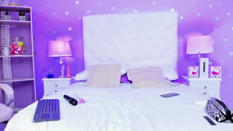 Sophia  online show from January 2025 07:06:02 PM