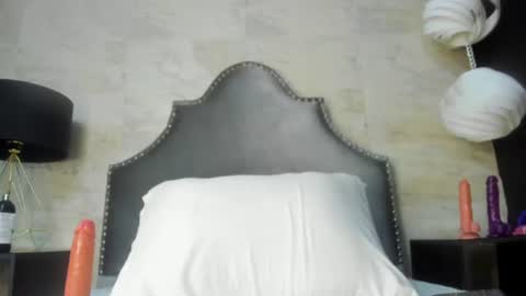 Sophia  online show from June 2026 09:30:01 PM