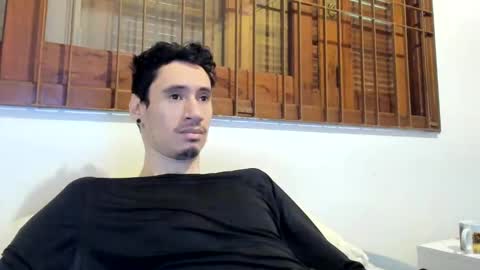 Snapshot of moderdelier chatting on December 2024 11:08:02 AM DigBreed online show from December 2024 11:08:02 AM