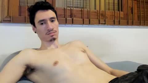 Snapshot of moderdelier chatting on December 2024 02:01:02 AM DigBreed online show from December 2024 02:01:02 AM