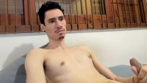 Snapshot of moderdelier chatting on December 2024 04:19:02 AM DigBreed online show from December 2024 04:19:02 AM