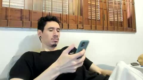 Snapshot of moderdelier chatting on December 2024 07:40:01 PM DigBreed online show from December 2024 07:40:01 PM