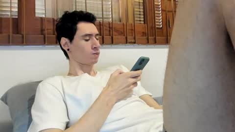 Snapshot of moderdelier chatting on January 2025 06:57:02 PM DigBreed online show from January 2025 06:57:02 PM