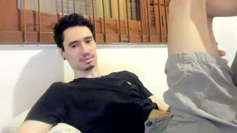 Snapshot of moderdelier chatting on March 2025 09:18:02 AM DigBreed online show from March 2025 09:18:02 AM