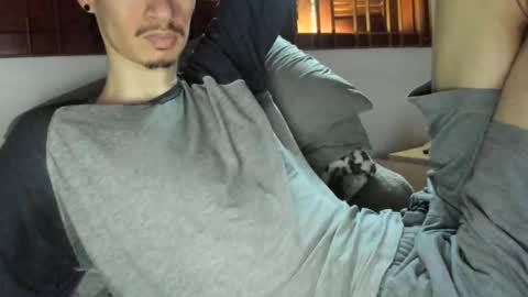 Snapshot of moderdelier chatting on October 2025 01:09:01 PM DigBreed online show from October 2025 01:09:01 PM