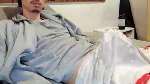 Snapshot of moderdelier chatting on October 2025 11:13:02 PM DigBreed online show from October 2025 11:13:02 PM