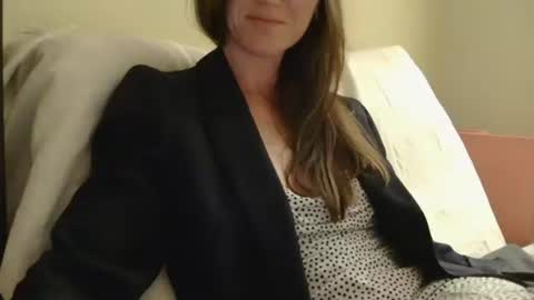 Aurora online show from November 2025 11:48:02 PM