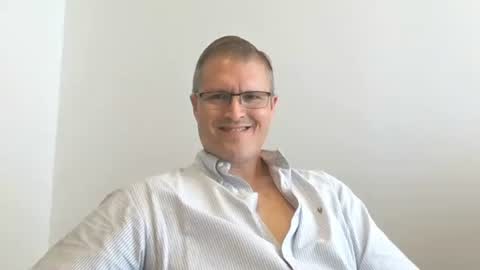 Moe online show from December 2025 07:31:01 PM