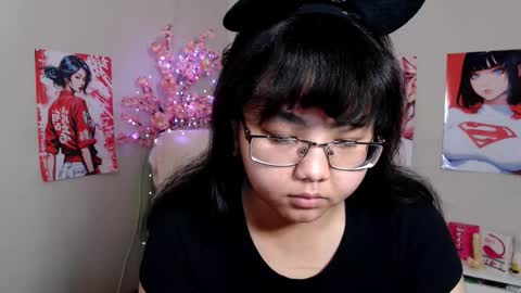 Molly online show from November 2025 04:01:01 AM