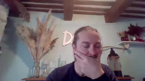 Julien online show from January 2025 01:09:01 PM